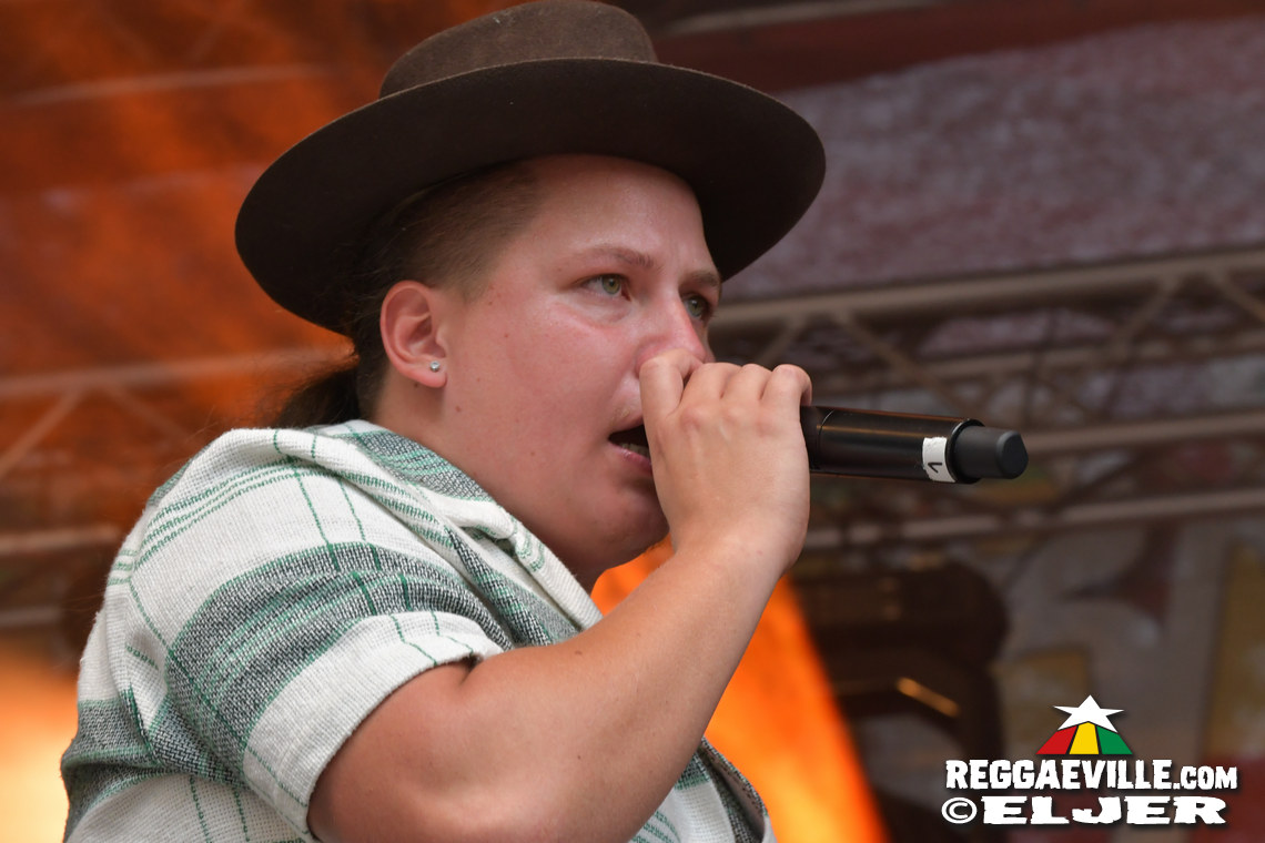 Chester Miller, INTI feat. Chaski, Ganjaman & Friends