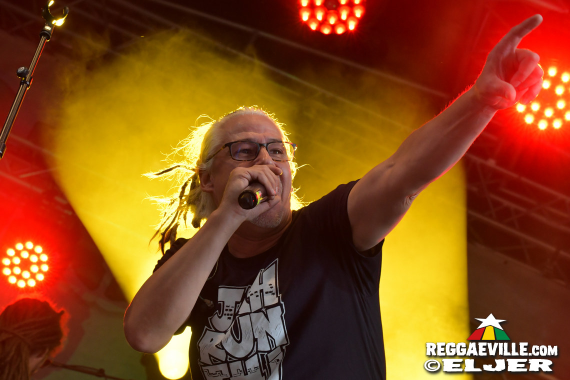 Chester Miller, INTI feat. Chaski, Ganjaman & Friends