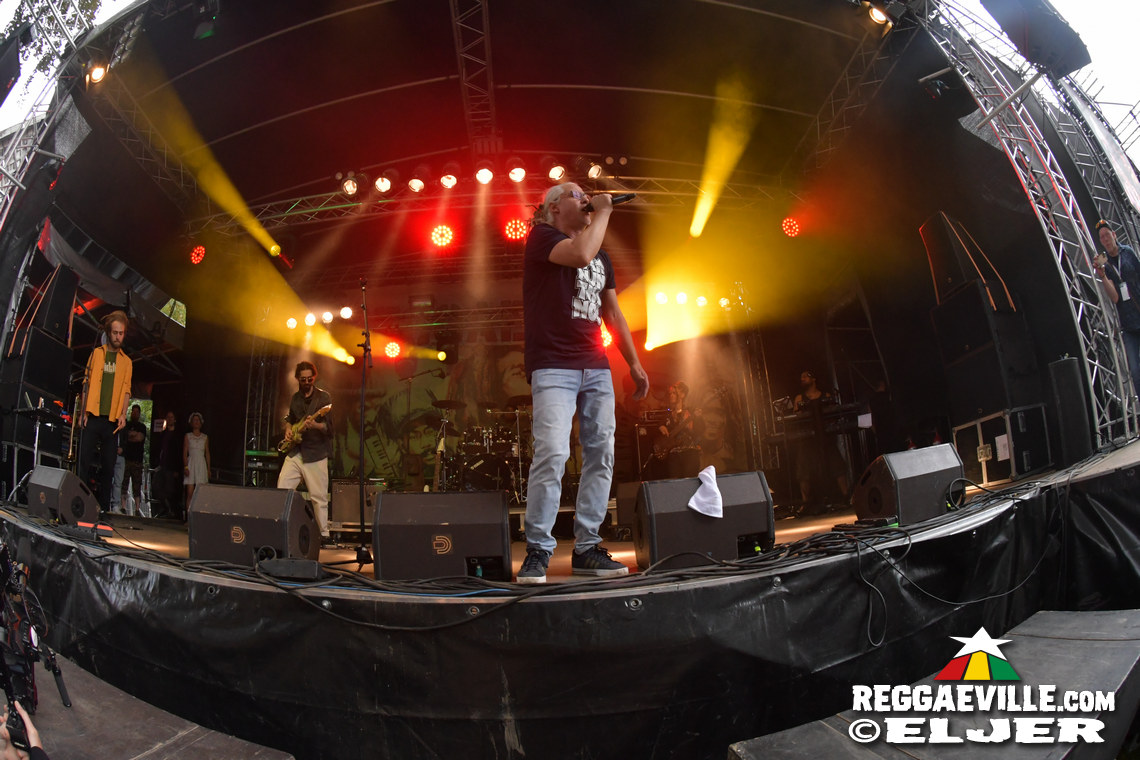 Chester Miller, INTI feat. Chaski, Ganjaman & Friends