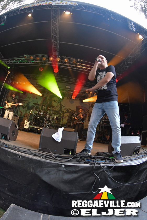 Chester Miller, INTI feat. Chaski, Ganjaman & Friends