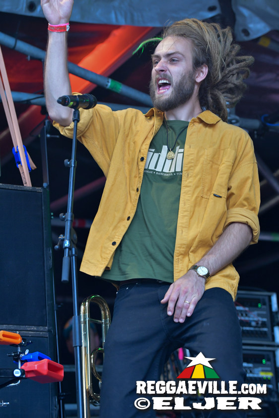 Chester Miller, INTI feat. Chaski, Ganjaman & Friends