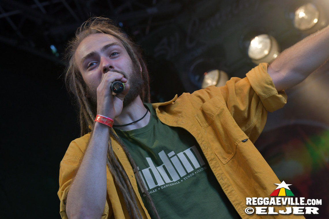 Chester Miller, INTI feat. Chaski, Ganjaman & Friends