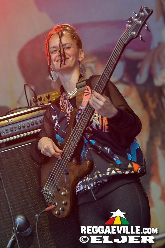 Chester Miller, INTI feat. Chaski, Ganjaman & Friends