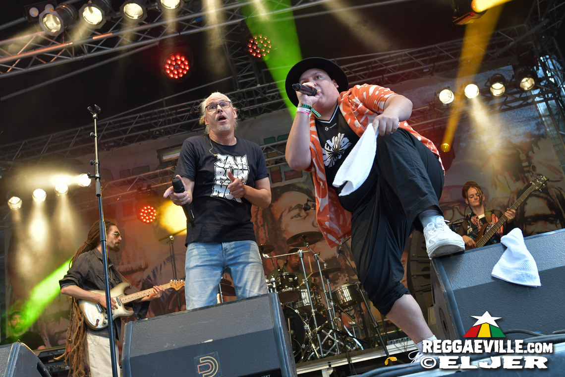 Chester Miller, INTI feat. Chaski, Ganjaman & Friends