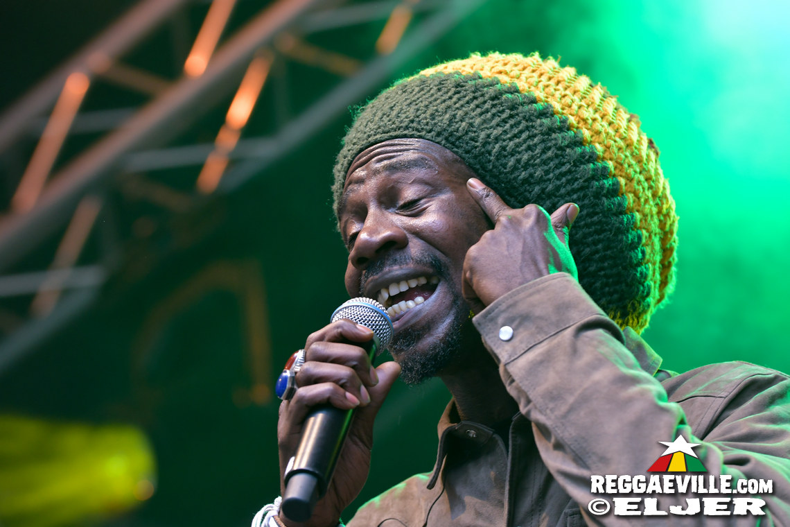 Meta Dia, Roughhouse, New York Ska Jazz Ensamble