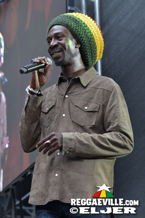 Meta Dia, Roughhouse, New York Ska Jazz Ensamble