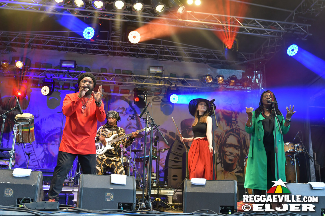 Meta Dia, Roughhouse, New York Ska Jazz Ensamble