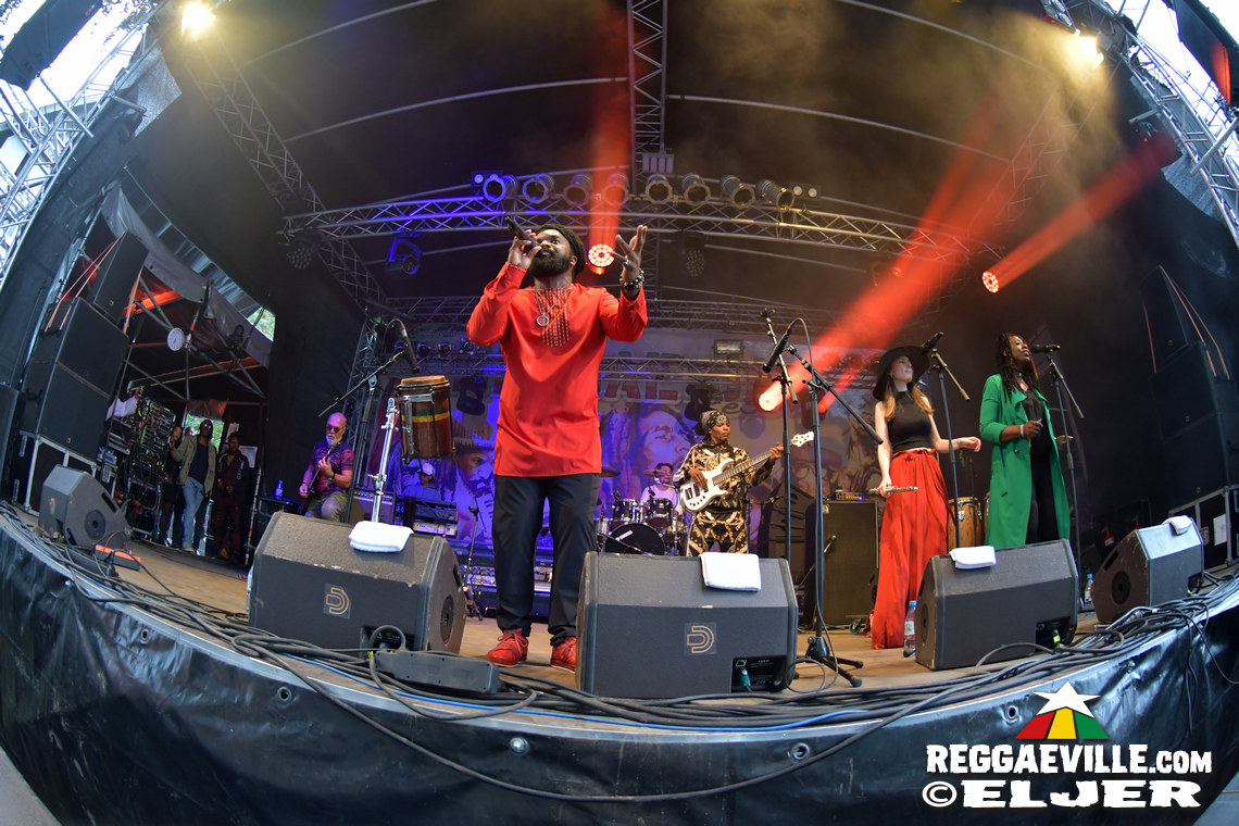 Meta Dia, Roughhouse, New York Ska Jazz Ensamble