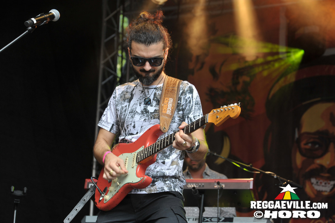 Meta Dia, Roughhouse, New York Ska Jazz Ensamble