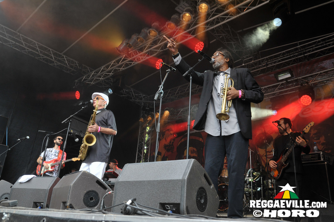 Meta Dia, Roughhouse, New York Ska Jazz Ensamble