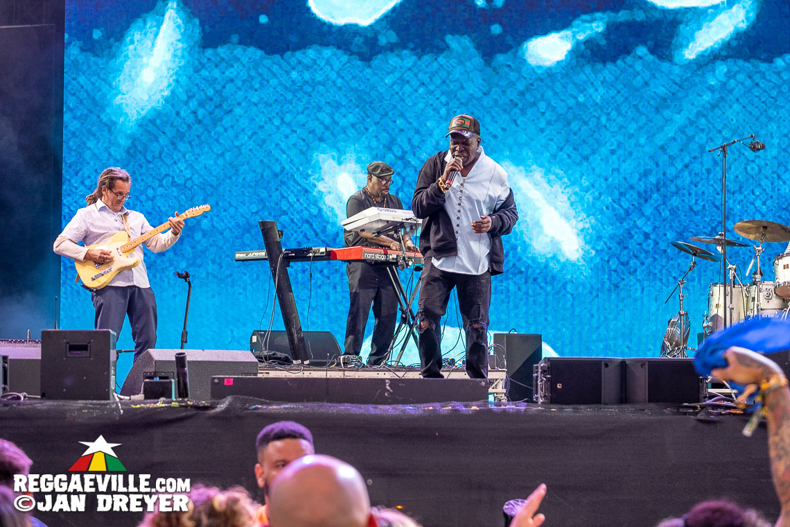 Barrington Levy, Sean Paul, Lila Iké, The Legendary Wailers feat. Junior Marvin