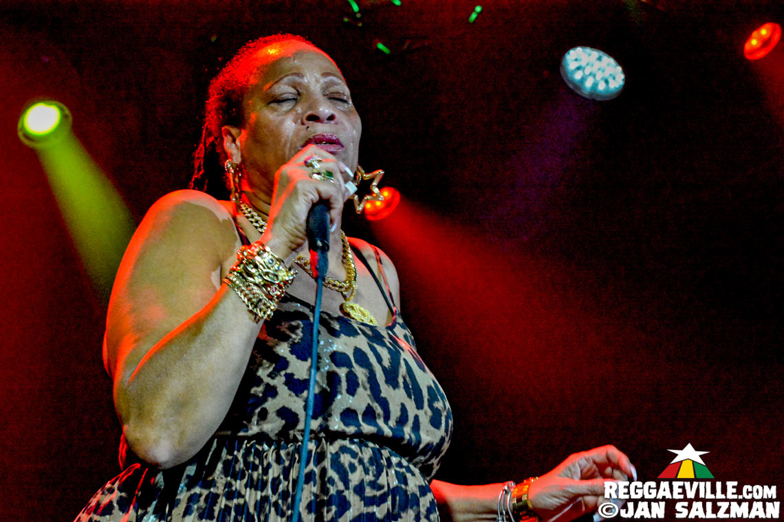 Sister Nancy & Soul Syndicate