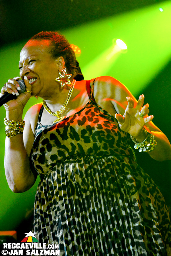 Sister Nancy & Soul Syndicate