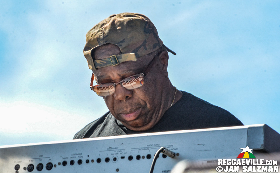 Johnny Clarke, Soul Syndicate, The Clarendonians