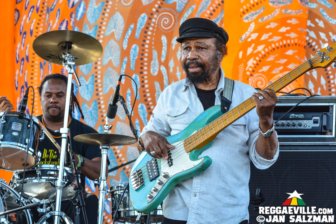 Johnny Clarke, Soul Syndicate, The Clarendonians