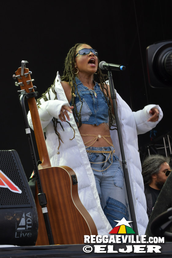 Naomi Cowan, Samora, INTI