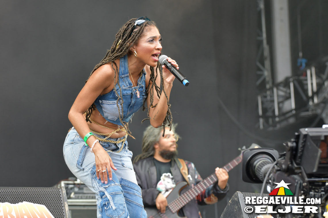 Naomi Cowan, Samora, INTI