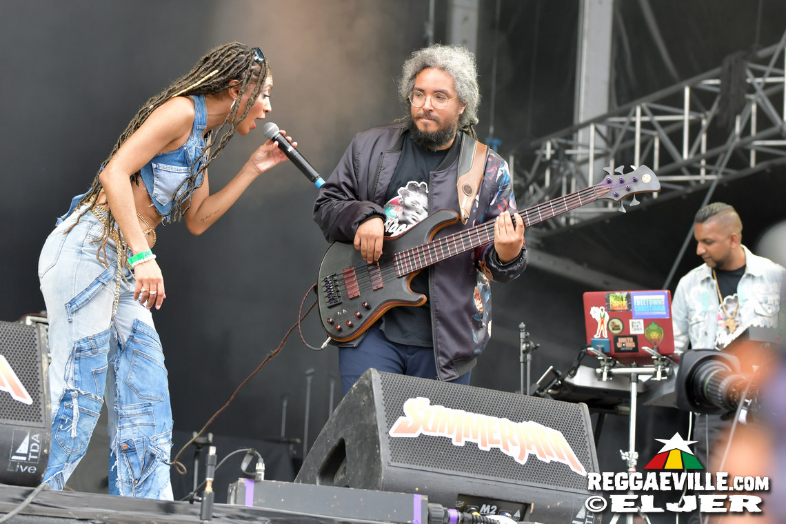 Naomi Cowan, Samora, INTI