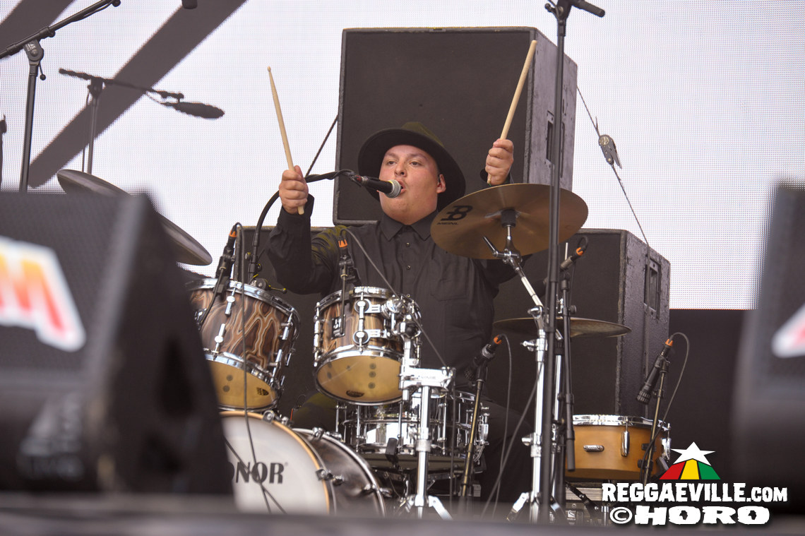 Naomi Cowan, Samora, INTI