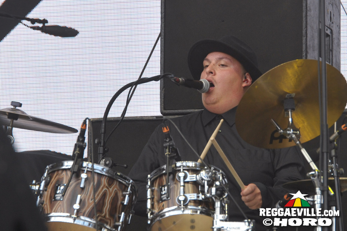 Naomi Cowan, Samora, INTI