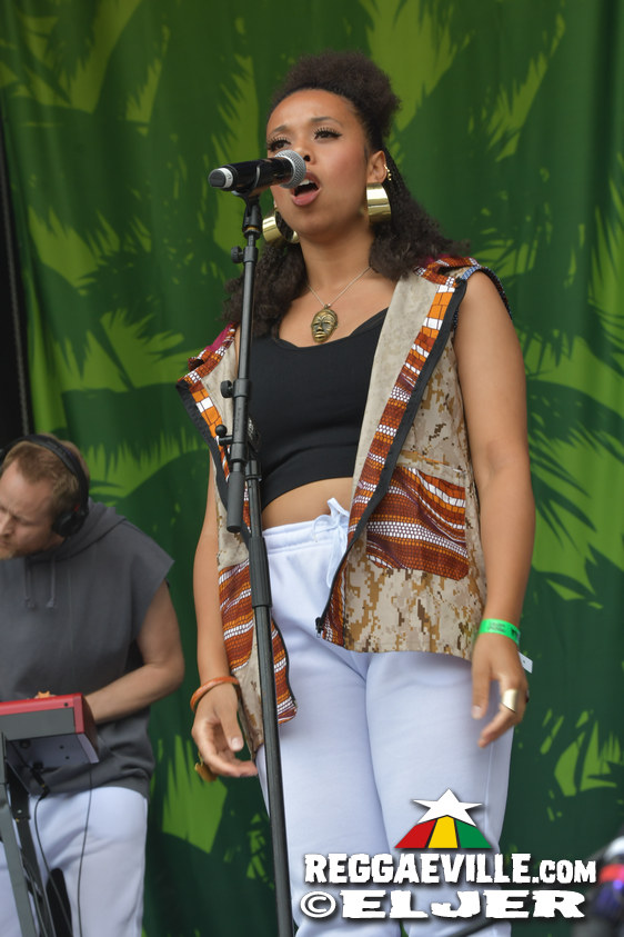 Naomi Cowan, Samora, INTI