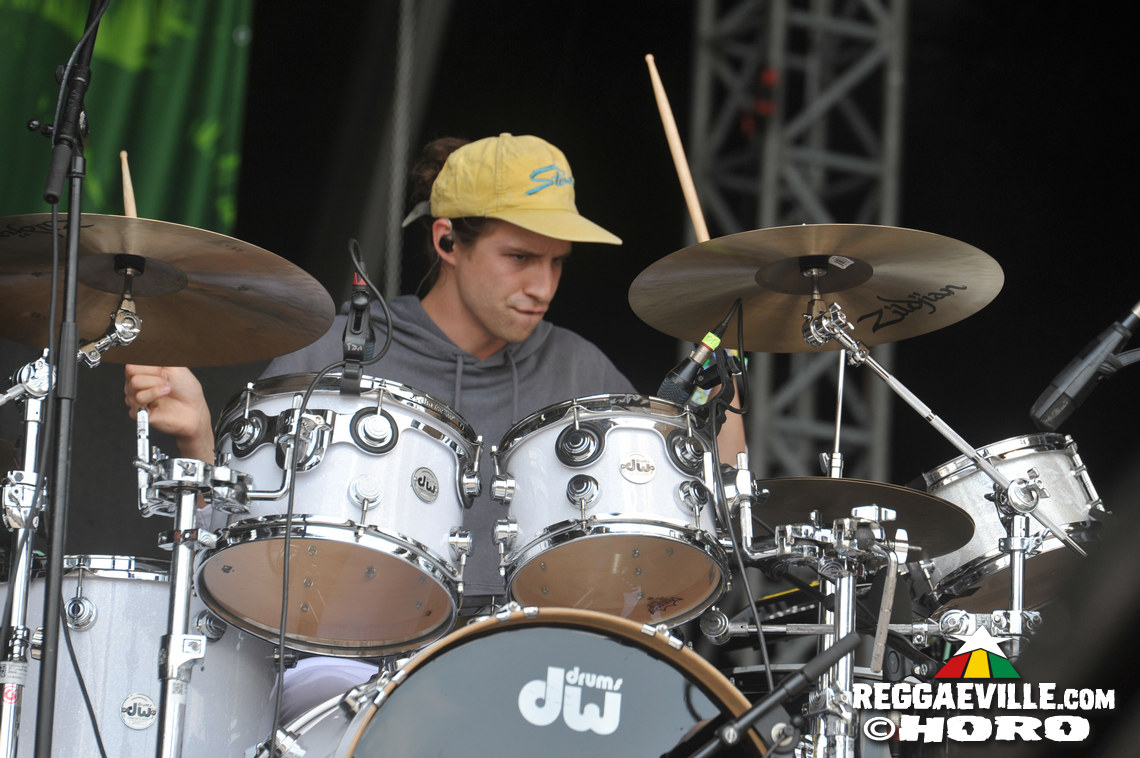 Naomi Cowan, Samora, INTI