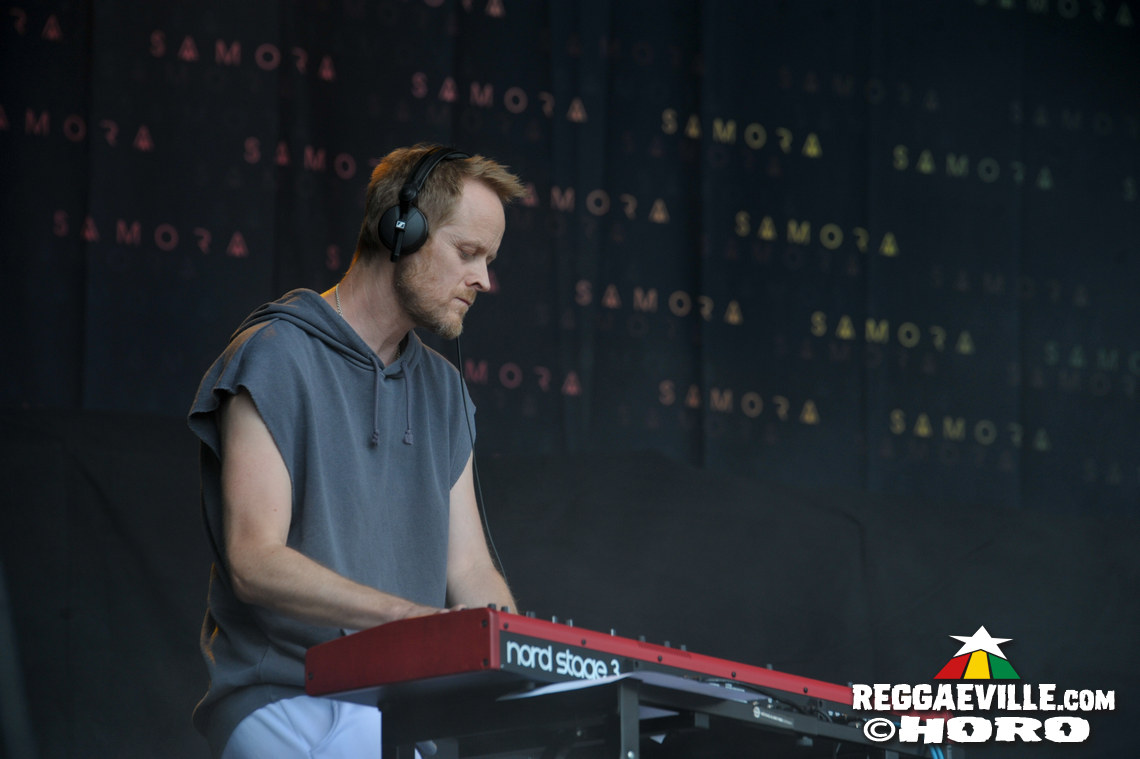 Naomi Cowan, Samora, INTI