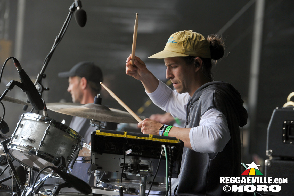 Naomi Cowan, Samora, INTI