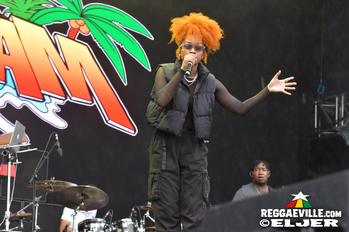 Jaz Elise, Treesha, Yaksta