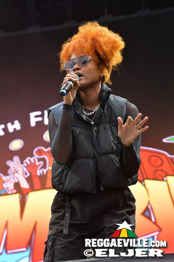 Jaz Elise, Treesha, Yaksta