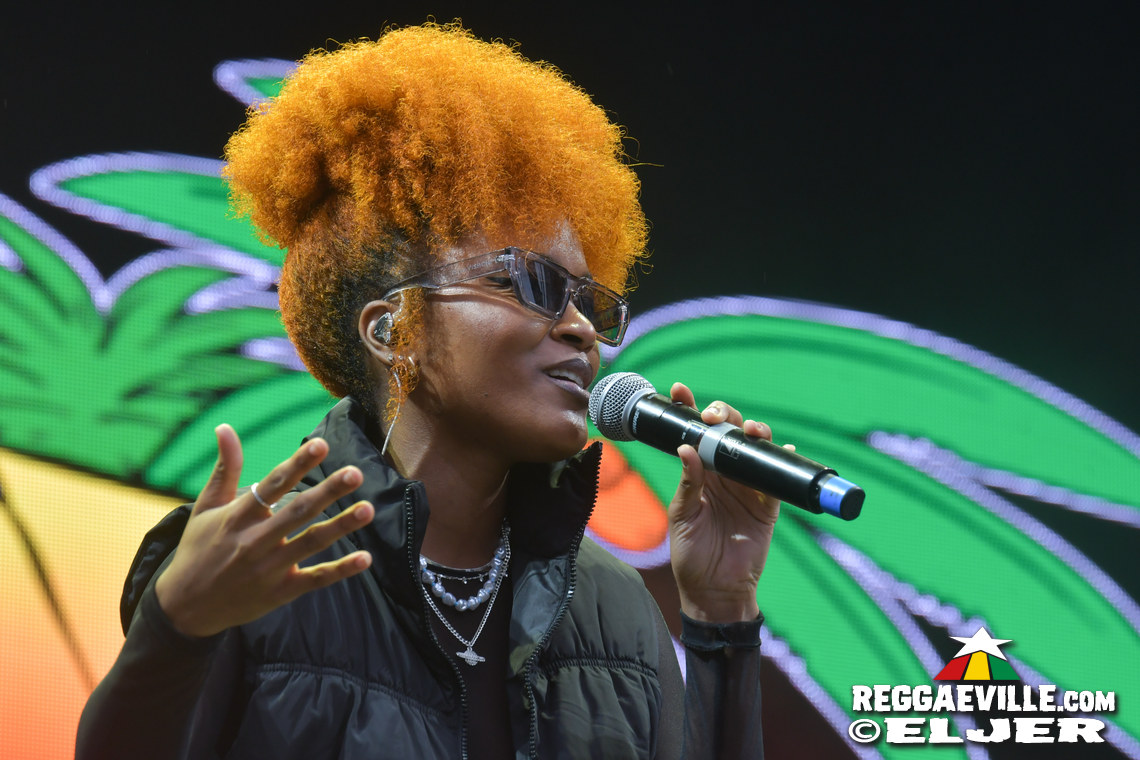 Jaz Elise, Treesha, Yaksta