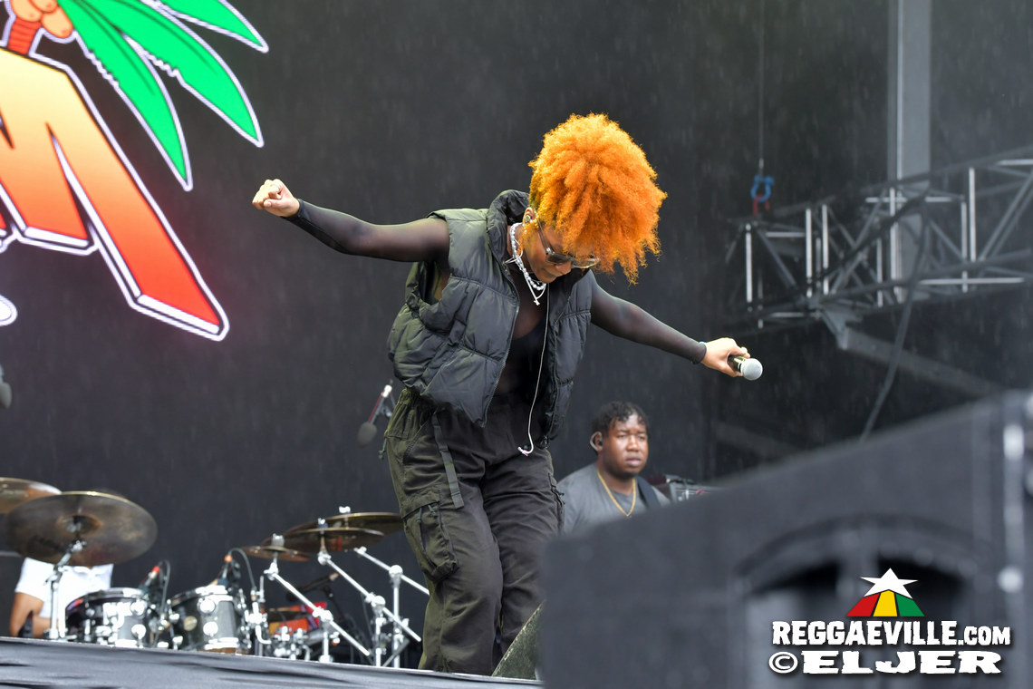 Jaz Elise, Treesha, Yaksta