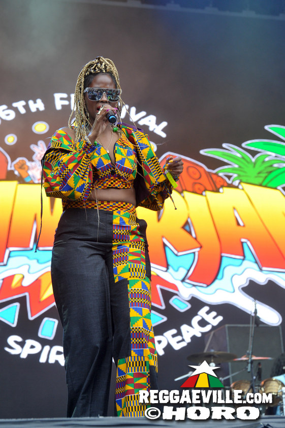 Jaz Elise, Treesha, Yaksta