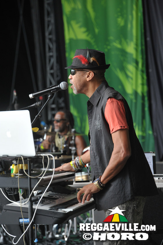 Third World, Mortimer, Tatik