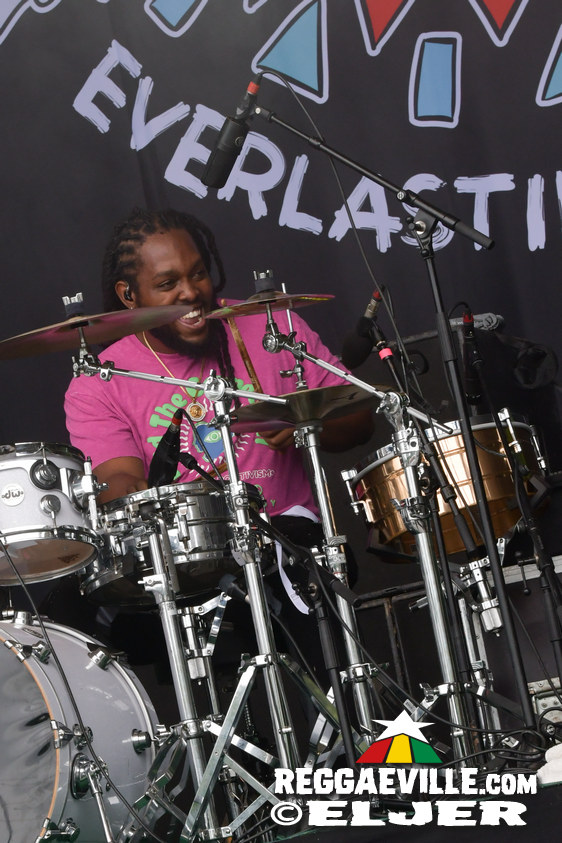 Third World, Mortimer, Tatik