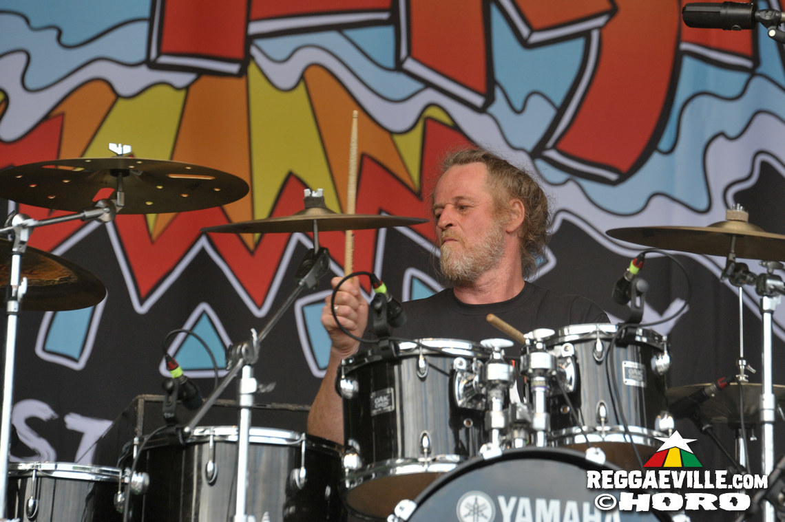 Anthony B, Turbulence with House of Riddim, Barrington Levy