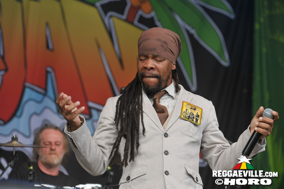 Anthony B, Turbulence with House of Riddim, Barrington Levy