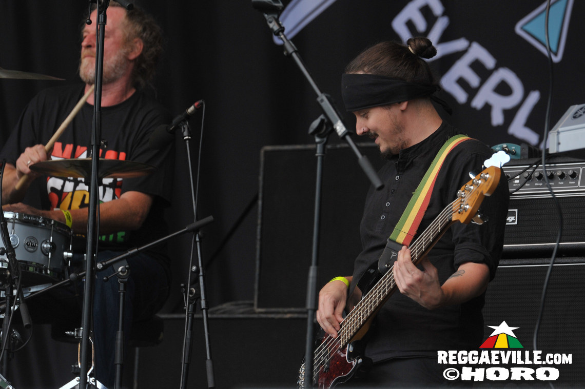 Anthony B, Turbulence with House of Riddim, Barrington Levy