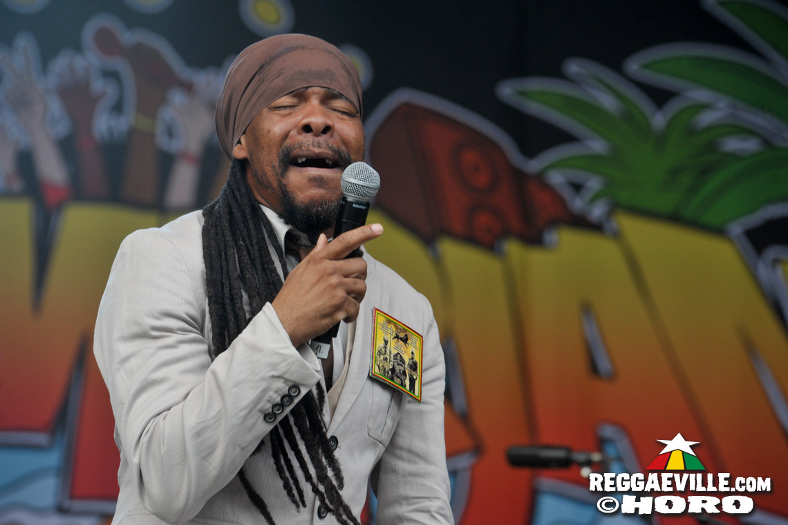 Anthony B, Turbulence with House of Riddim, Barrington Levy