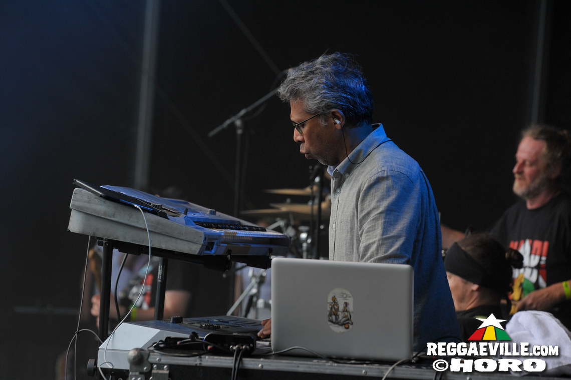 Anthony B, Turbulence with House of Riddim, Barrington Levy