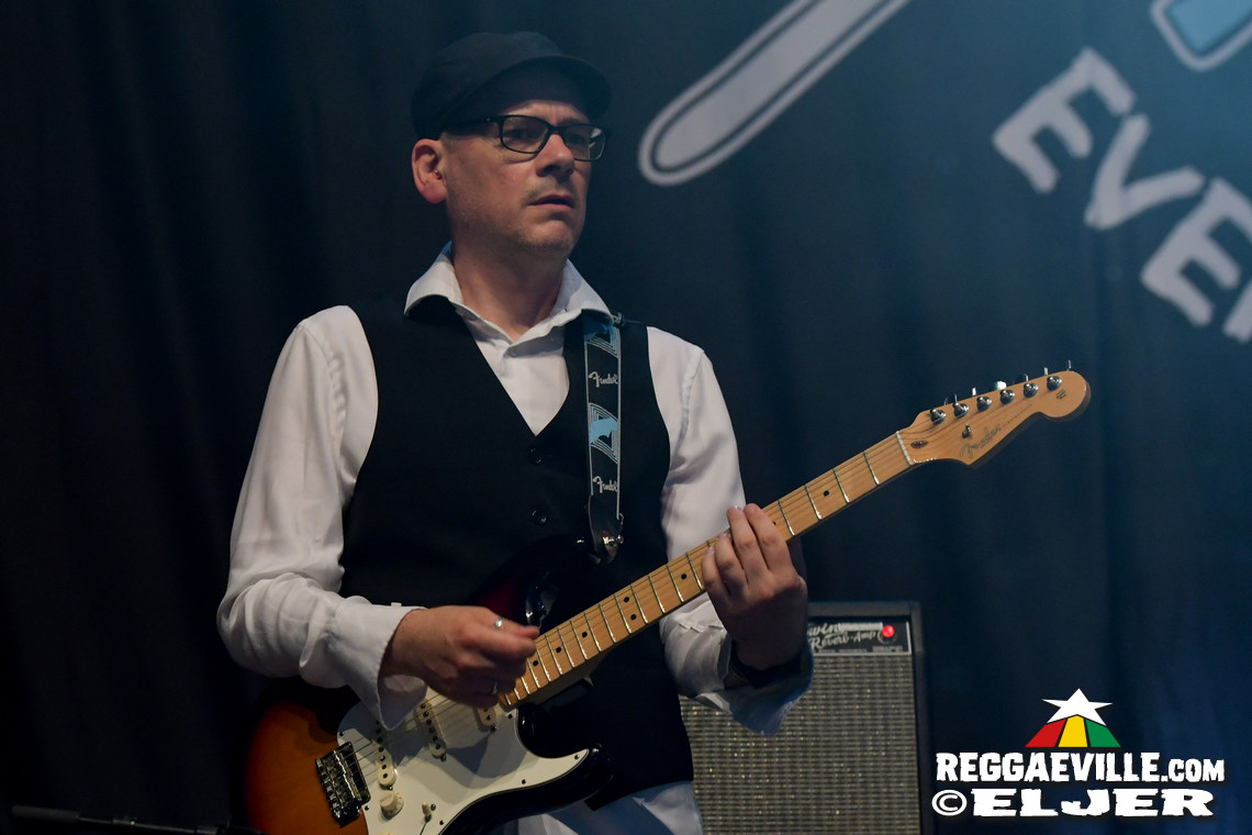 Anthony B, Turbulence with House of Riddim, Barrington Levy