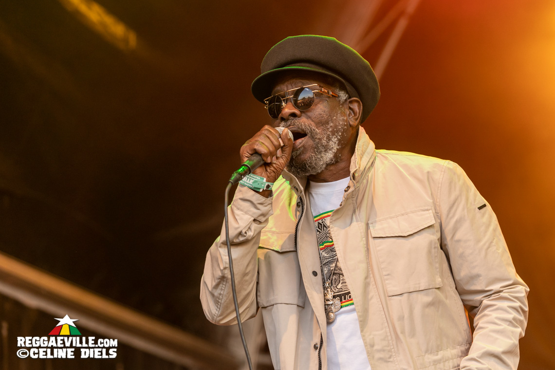 Mike Love, Samora, Johnny Osbourne, Admiral Tibet, Kenny B