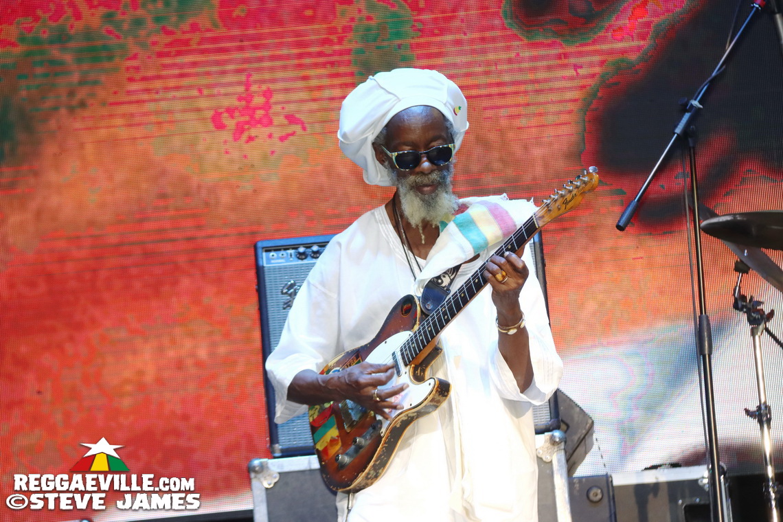 Julian Marley, Max Romeo, Luciano, Sean Paul