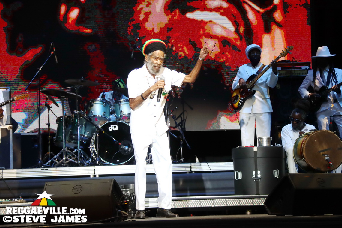 Julian Marley, Max Romeo, Luciano, Sean Paul