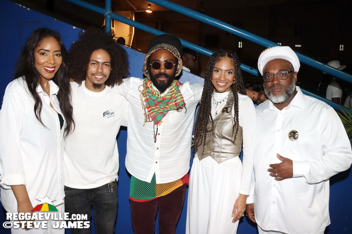 Julian Marley, Max Romeo, Luciano, Sean Paul
