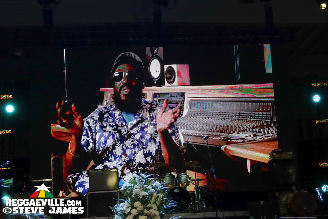 Julian Marley, Max Romeo, Luciano, Sean Paul