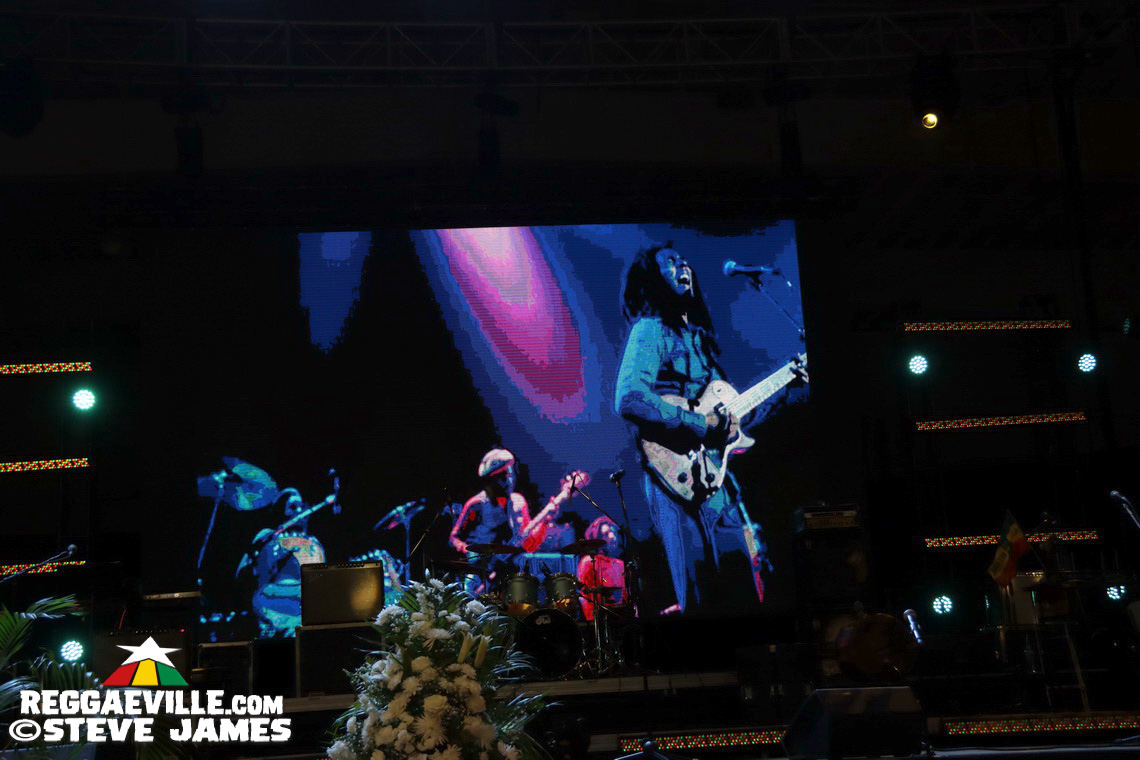 Julian Marley, Max Romeo, Luciano, Sean Paul