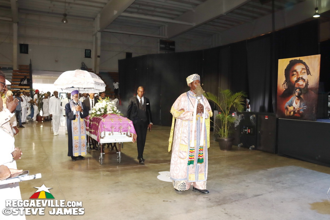 Nadine Sutherland, Olivia 'Babsy' Grange, Carlene Davis