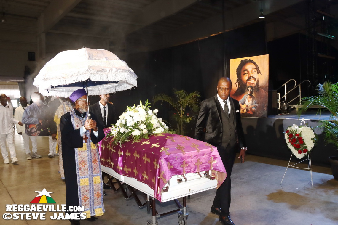 Nadine Sutherland, Olivia 'Babsy' Grange, Carlene Davis