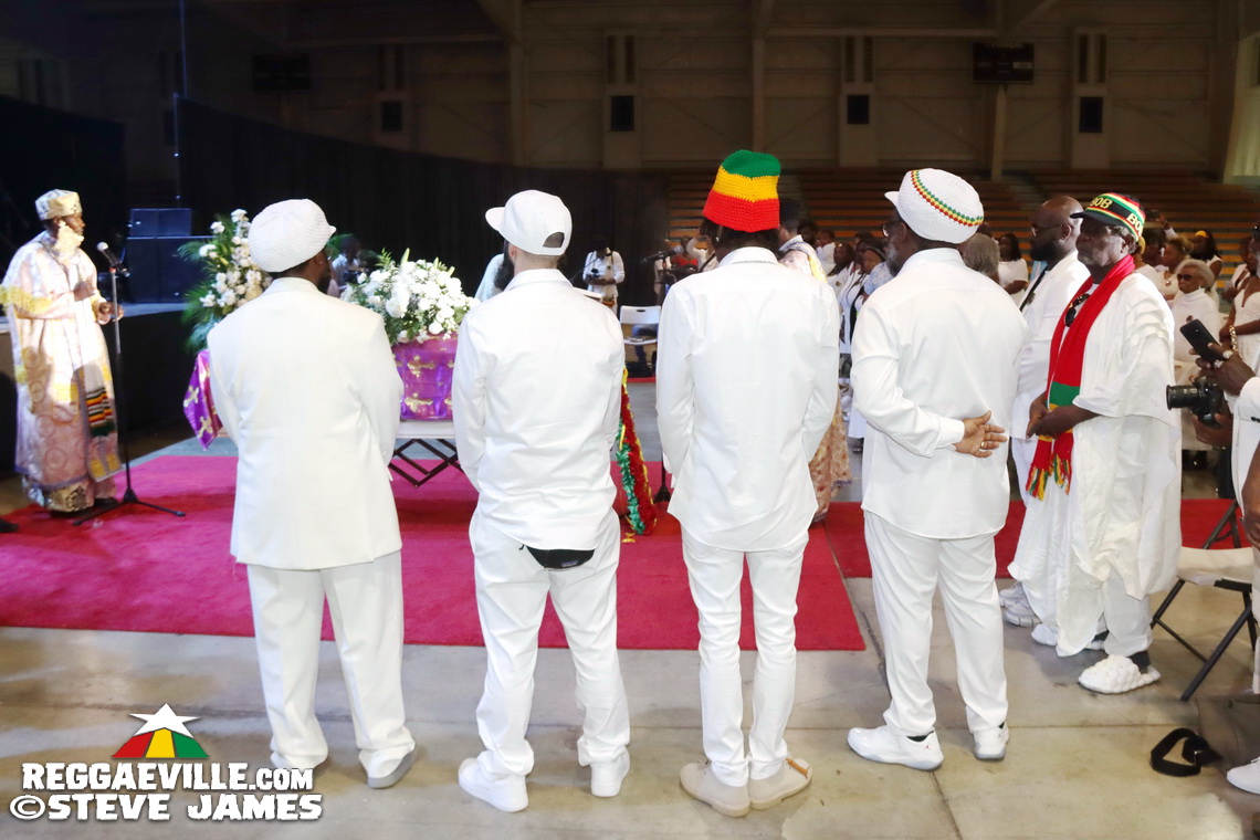 Nadine Sutherland, Olivia 'Babsy' Grange, Carlene Davis